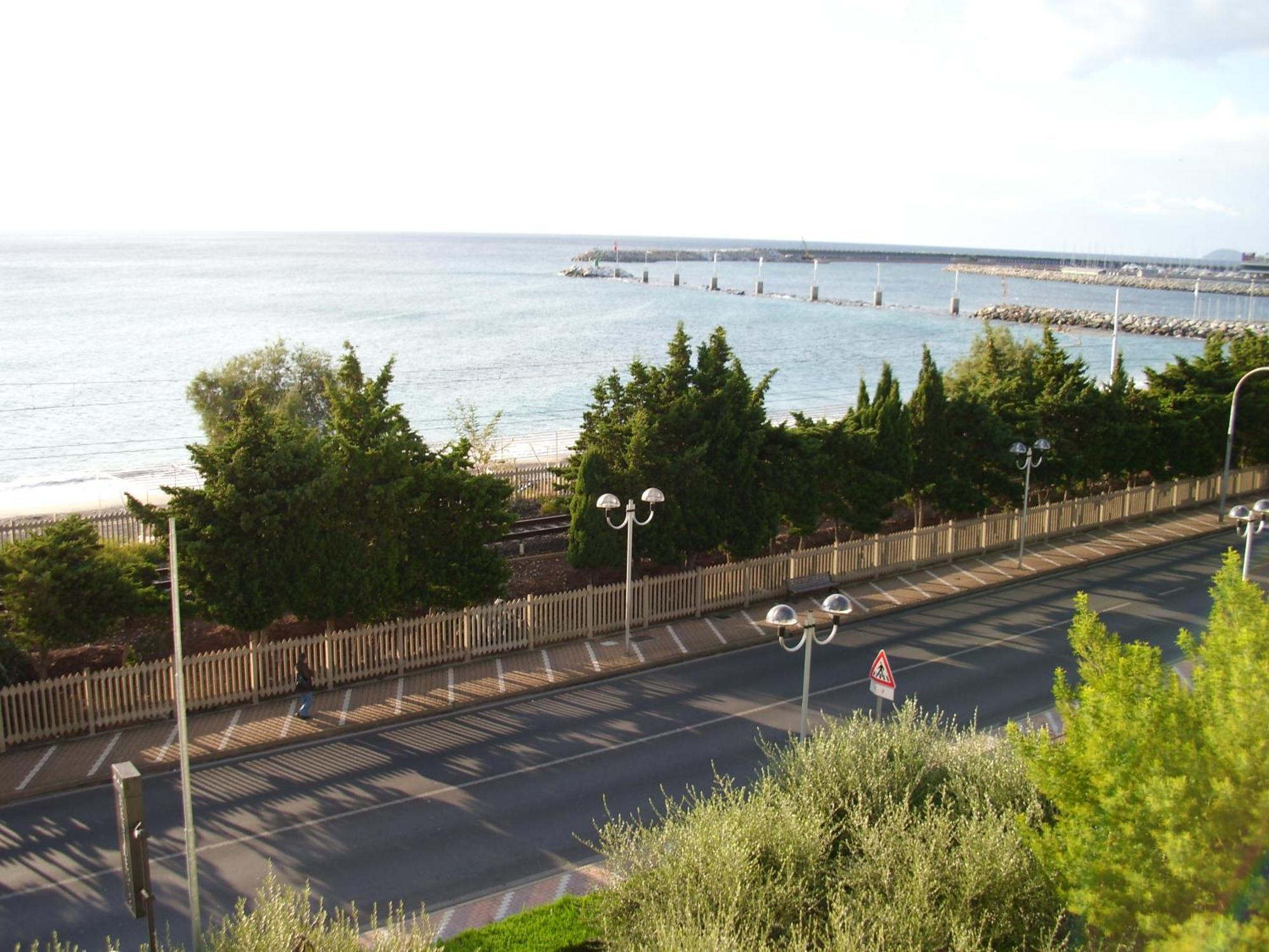 פייטרה ליגורה Residence Villa Carmen Fronte Mare A 50 Mt מראה חיצוני תמונה