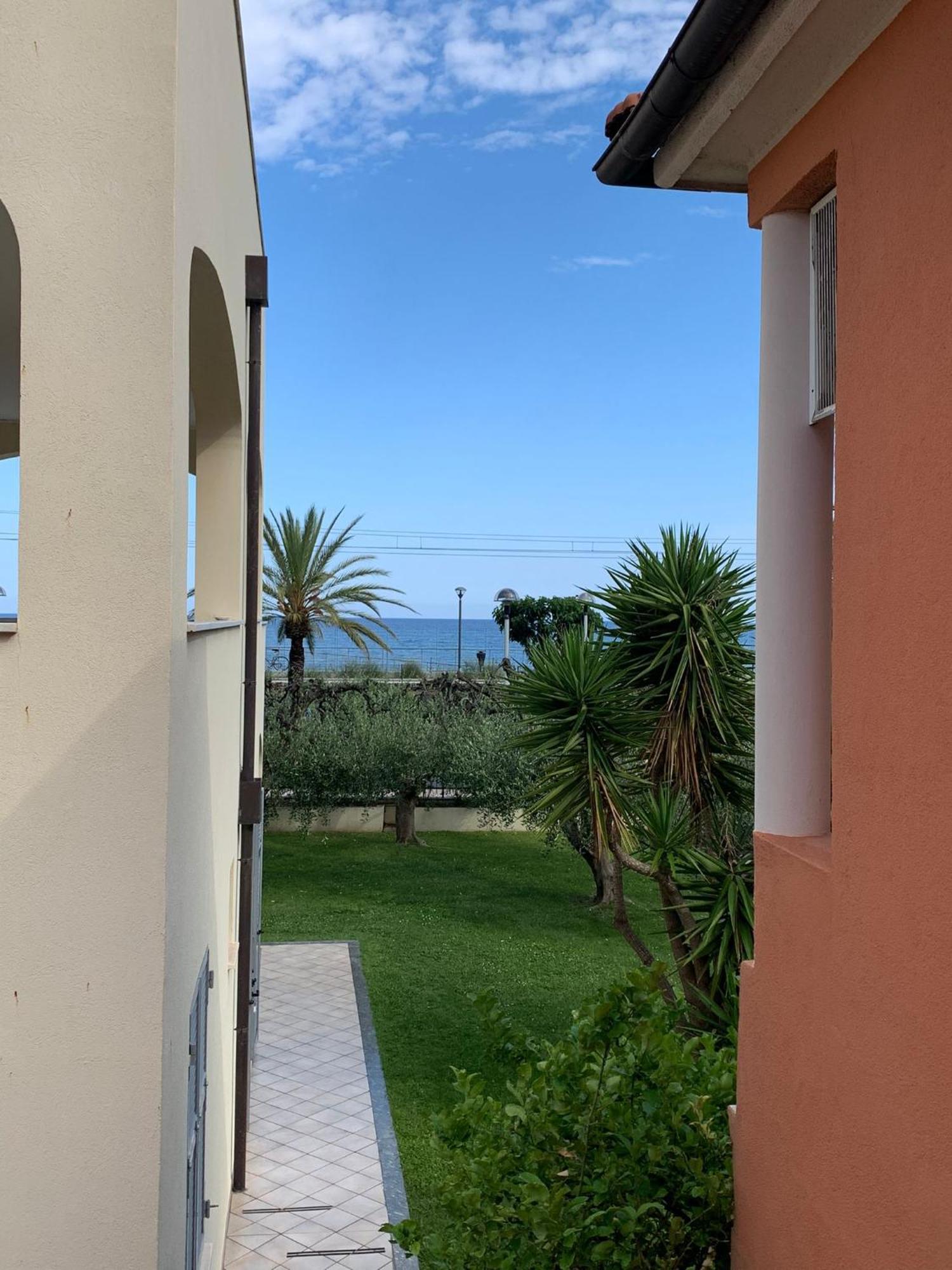 פייטרה ליגורה Residence Villa Carmen Fronte Mare A 50 Mt מראה חיצוני תמונה