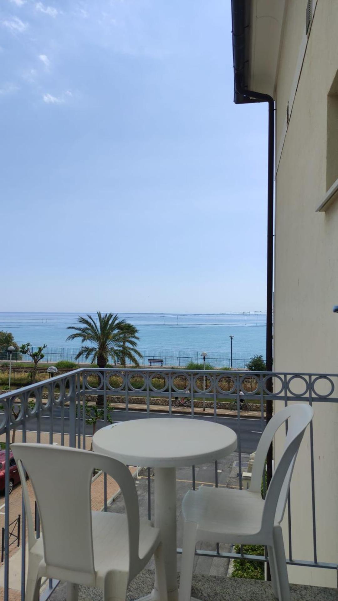 פייטרה ליגורה Residence Villa Carmen Fronte Mare A 50 Mt מראה חיצוני תמונה