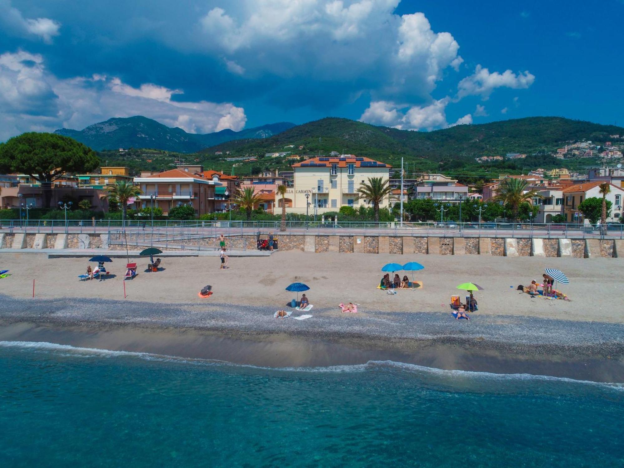 פייטרה ליגורה Residence Villa Carmen Fronte Mare A 50 Mt מראה חיצוני תמונה