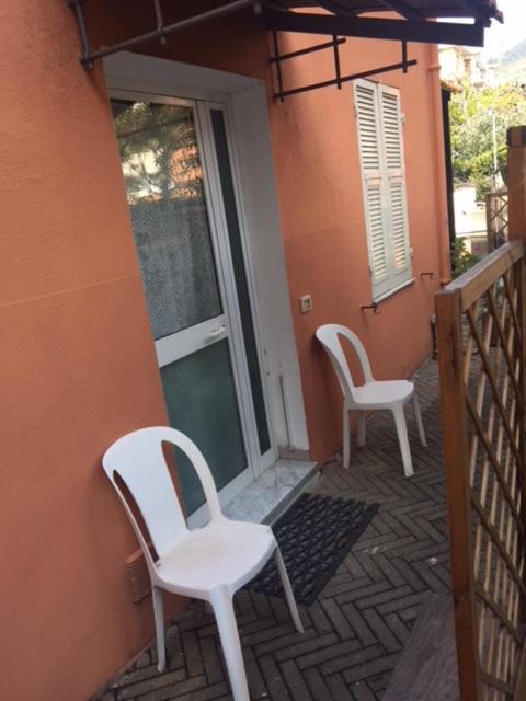 פייטרה ליגורה Residence Villa Carmen Fronte Mare A 50 Mt מראה חיצוני תמונה
