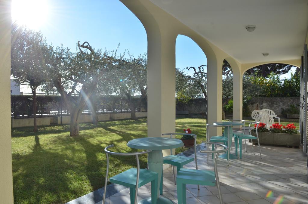 פייטרה ליגורה Residence Villa Carmen Fronte Mare A 50 Mt מראה חיצוני תמונה