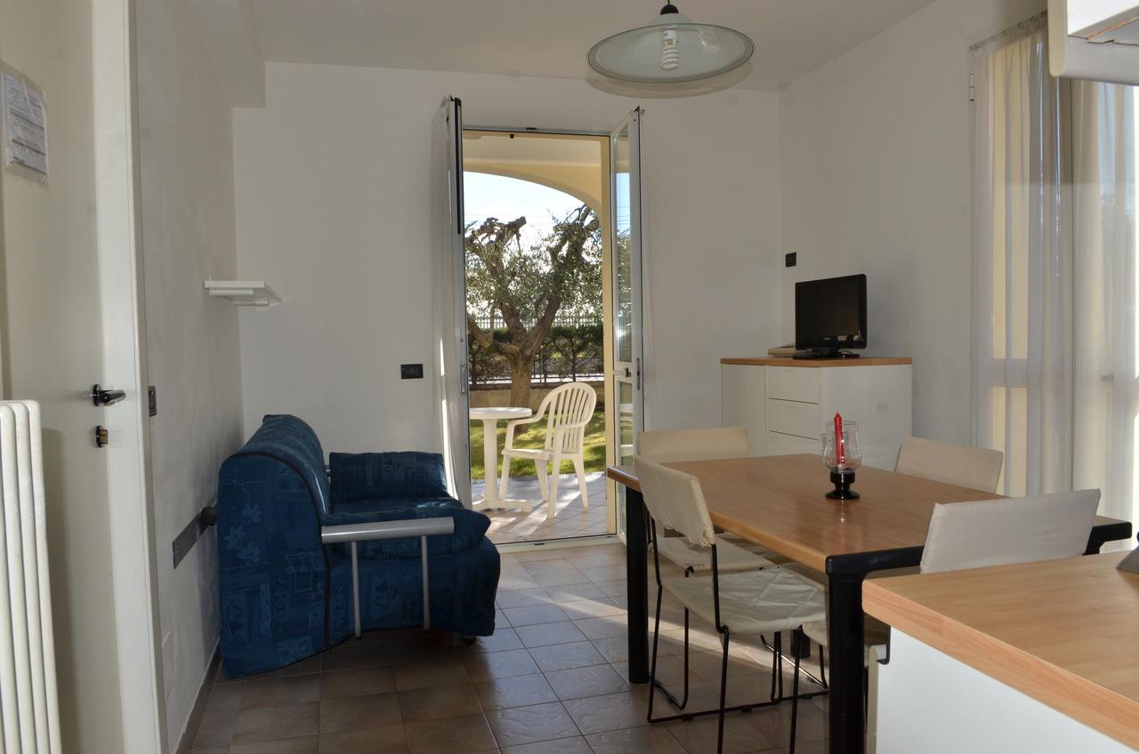 פייטרה ליגורה Residence Villa Carmen Fronte Mare A 50 Mt מראה חיצוני תמונה